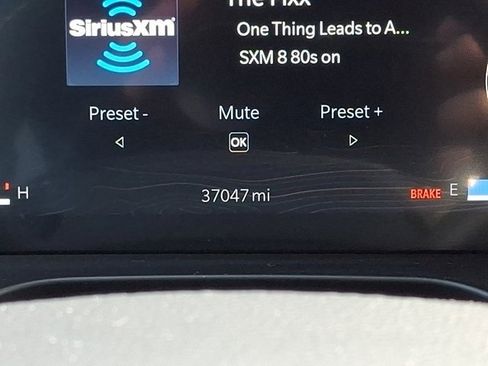 Certified 2023 Jeep Grand Cherokee Limited w/ Luxury Tech Group II image 24