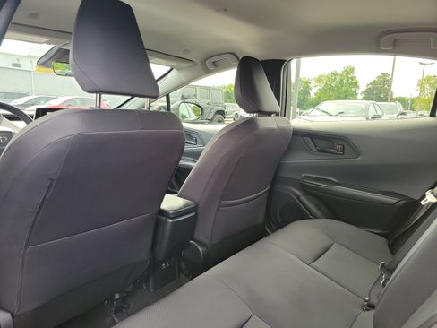 Used 2025 Toyota Prius LE FWD image 14