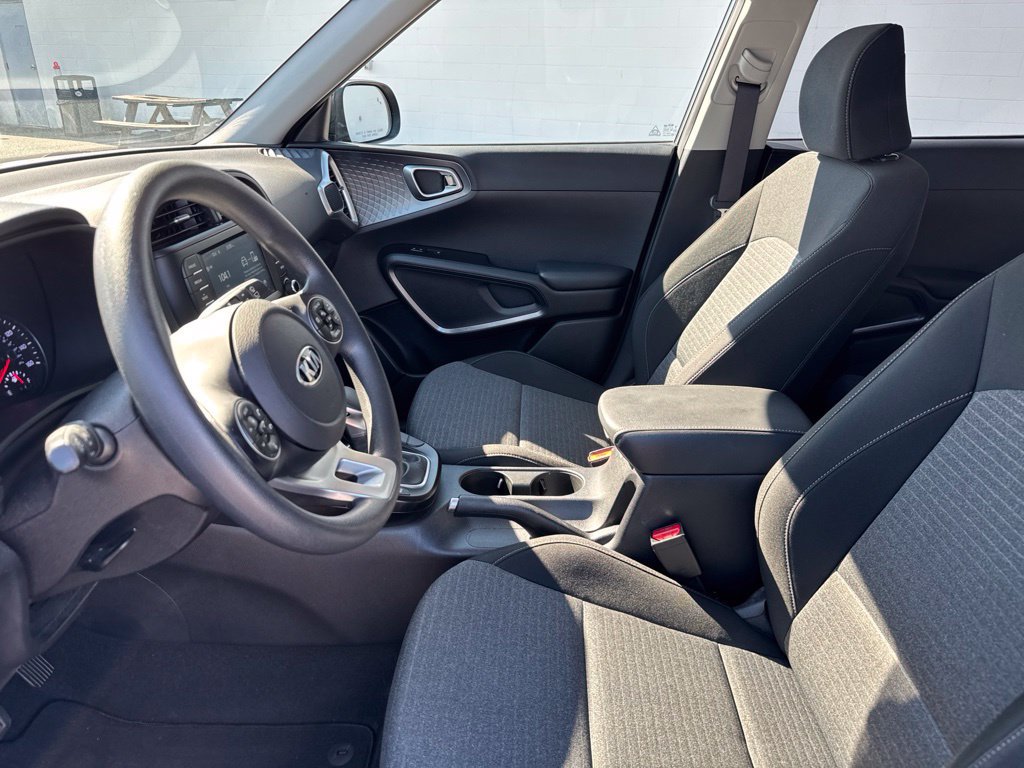 Used 2020 Kia Soul S FWD image 18