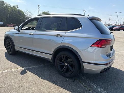 Used 2023 Volkswagen Tiguan SE R-Line FWD image 7
