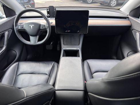 Used 2021 Tesla Model Y Long Range image 22