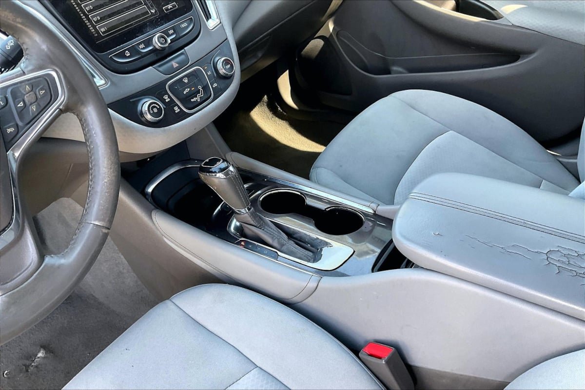 Used 2016 Chevrolet Malibu LT FWD image 15