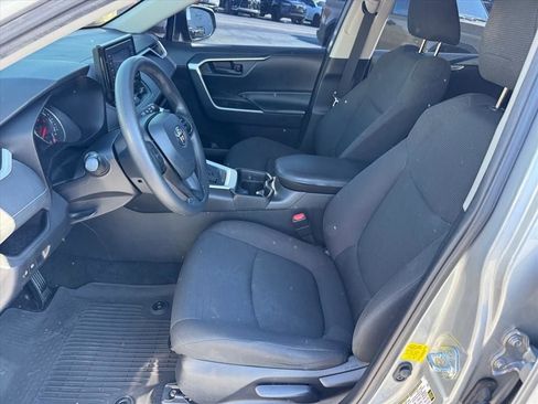 Used 2021 Toyota RAV4 LE AWD/4WD image 12