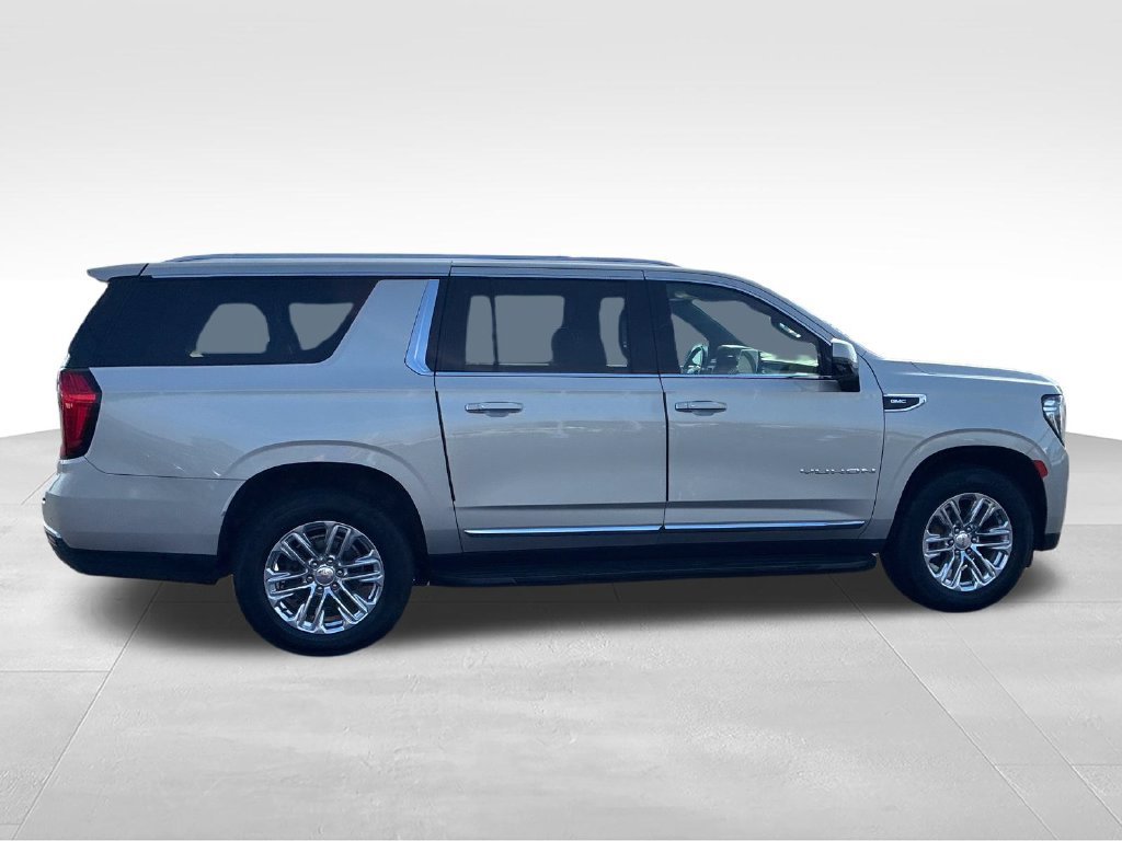Used 2022 GMC Yukon XL SLT w/ SLT Premium Package AWD/4WD image 6