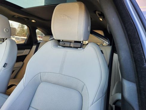 Certified 2024 Jaguar F-PACE R-Dynamic S image 10