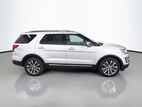 Used 2017 Ford Explorer Platinum AWD/4WD image 10