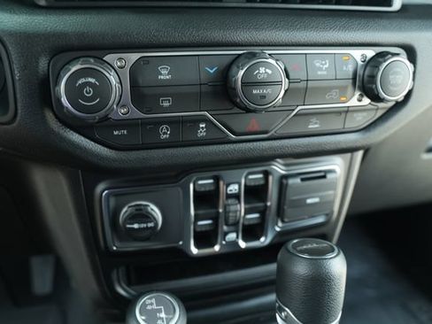 New 2026 Jeep Gladiator Sport w/ Dual Top Group AWD/4WD image 32