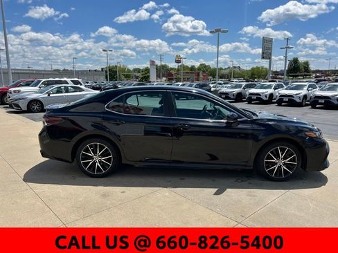 Used 2024 Toyota Camry SE FWD image 4