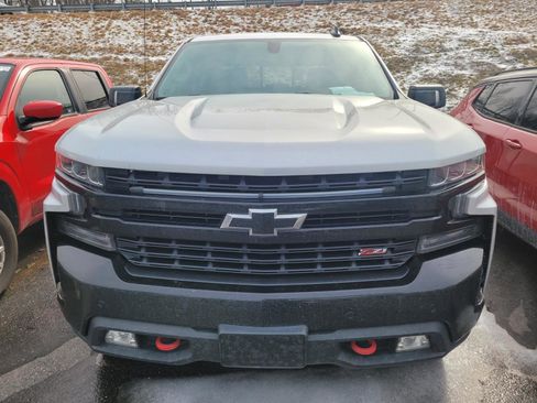 Used 2021 Chevrolet Silverado 1500 LT Trail Boss w/ Convenience Package II image 2