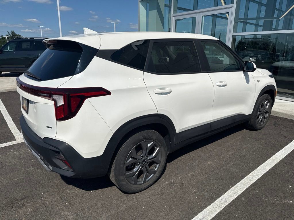 Certified 2024 Kia Seltos LX AWD/4WD image 9