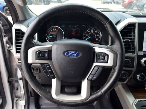 Used 2019 Ford F150 Lariat w/ Equipment Group 502A Luxury AWD/4WD image 6