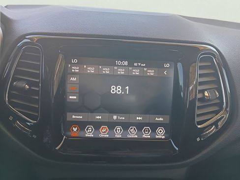 Used 2020 Jeep Compass Limited AWD/4WD image 18