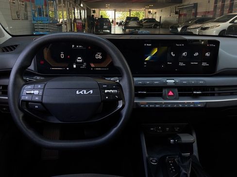 Used 2025 Kia K4 FWD image 13