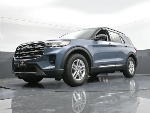 New 2025 Ford Explorer Active w/ Active Comfort Package image 12