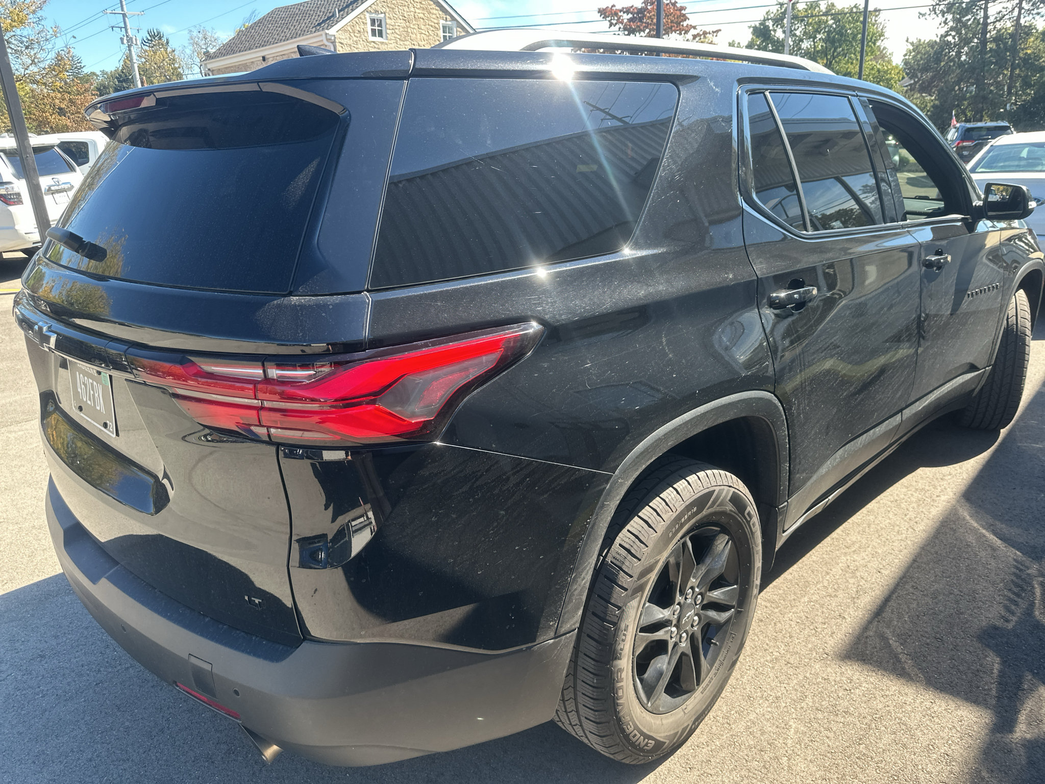 Used 2022 Chevrolet Traverse LT w/ Midnight/Sport Edition FWD image 2