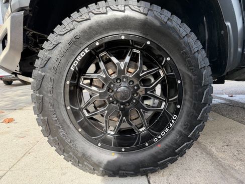 Used 2017 Ford F150 Raptor w/ Equipment Group 802A Luxury image 16