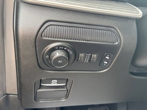 Used 2024 Jeep Wagoneer Series II w/ Flexible Seating Group AWD/4WD image 31