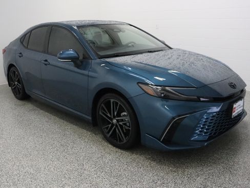 Certified 2025 Toyota Camry XSE FWD image 4