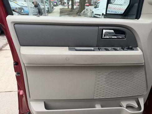 Used 2013 Ford Expedition XLT image 9