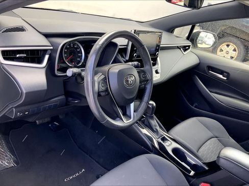 Used 2019 Toyota Corolla SE FWD image 2