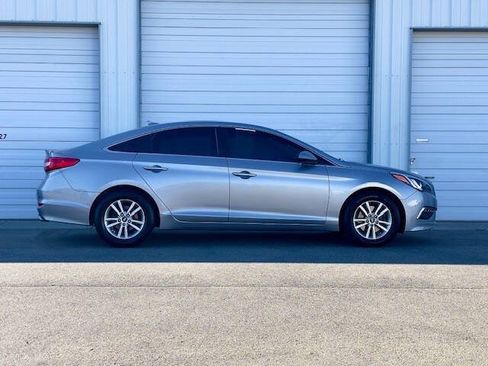 Used 2015 Hyundai Sonata SE FWD image 4