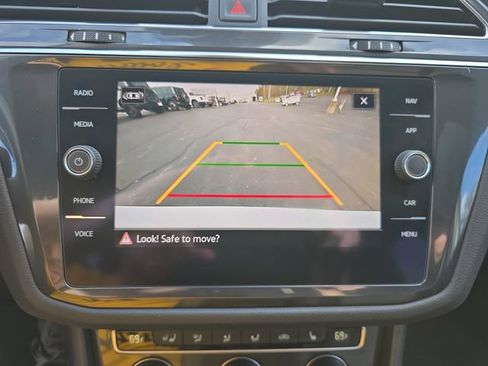 Used 2021 Volkswagen Tiguan SEL image 14