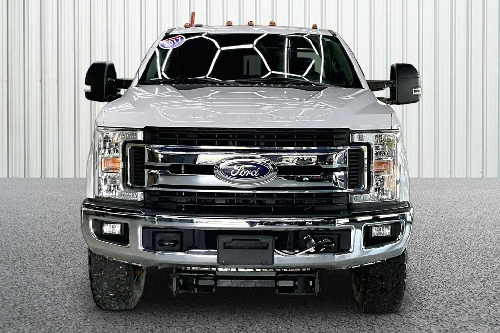 Used 2017 Ford F350 XLT w/ XLT Value Package AWD/4WD image 2
