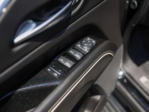 Certified 2024 Cadillac Escalade Sport Platinum w/ LPO, Floor Liner Package AWD/4WD image 23