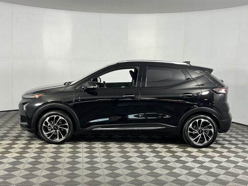 Used 2022 Chevrolet Bolt EUV Premier w/ Sun & Sound Package image 8