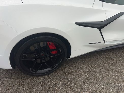 Used 2025 Chevrolet Corvette Z06 w/ Stealth Interior Trim Package RWD image 3