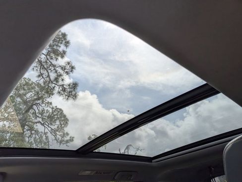 Used 2015 Toyota Highlander Limited Platinum image 14