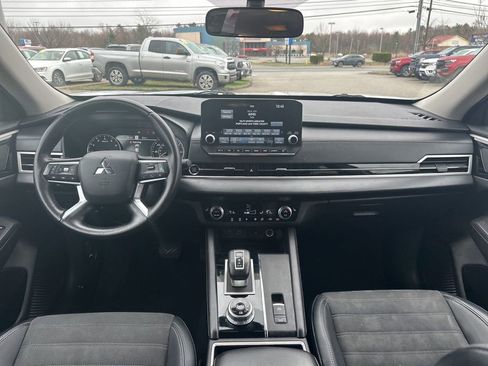 Used 2024 Mitsubishi Outlander SE Black Edition AWD/4WD image 18