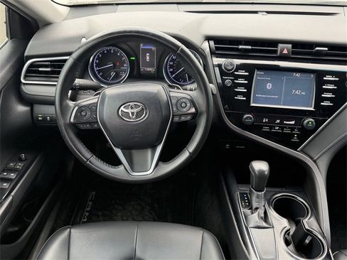 Used 2018 Toyota Camry SE w/ Convenience Package image 10