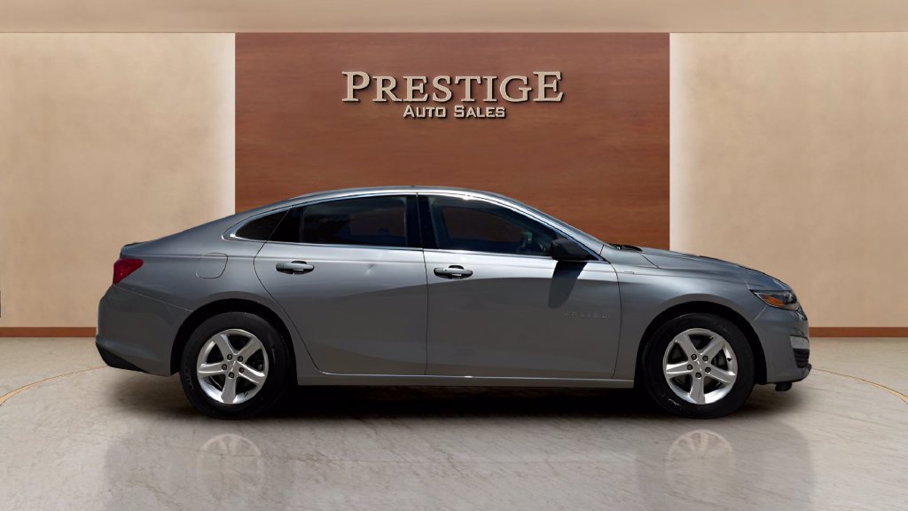 Used 2023 Chevrolet Malibu LS FWD image 3
