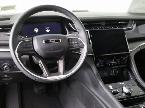 Used 2023 Jeep Grand Cherokee 4WD 4xe image 10