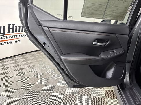 Used 2022 Nissan Sentra SR w/ Midnight Edition FWD image 22