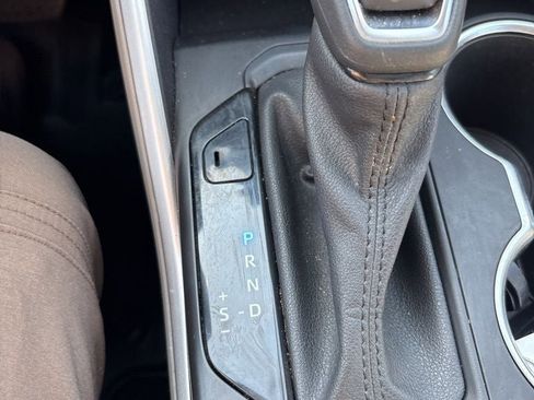 Used 2022 Toyota Highlander XLE image 17