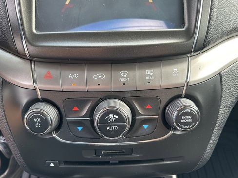 Used 2018 Dodge Journey Crossroad image 32