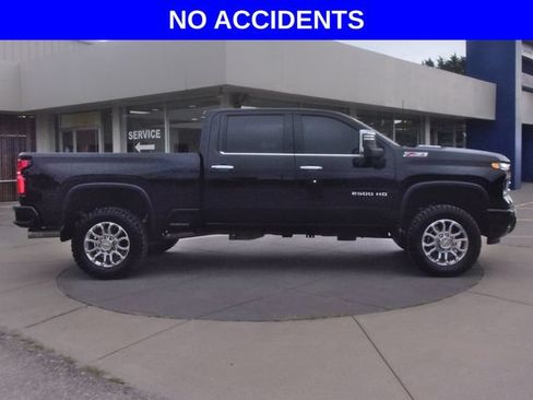 Used 2025 Chevrolet Silverado 2500 LTZ w/ Z71 Chrome Sport Edition AWD/4WD image 2