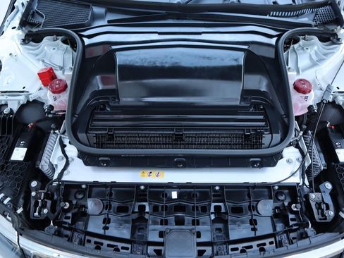 Certified 2022 Mercedes-Benz EQS AMG Base image 28