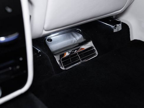 Used 2023 Rolls-Royce Cullinan w/ Cullinan Package image 41