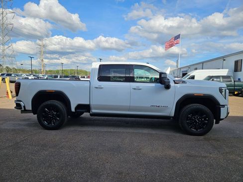 New 2026 GMC Sierra 2500 AT4 w/ AT4 Premium Plus Package AWD/4WD image 7