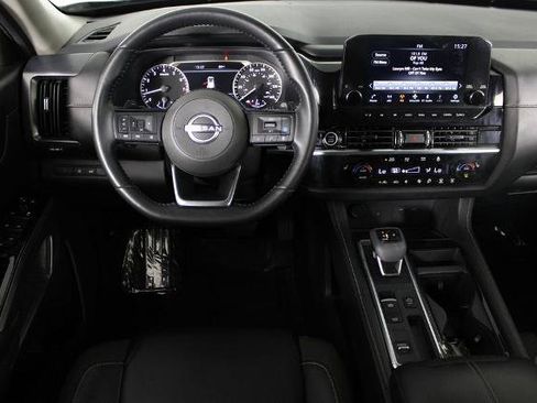 Certified 2023 Nissan Pathfinder SL w/ Black Appearance Package FWD image 7