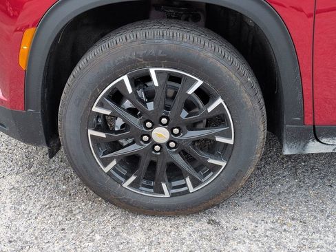 New 2026 Chevrolet Traverse LT w/ Sun and Wheel Package FWD image 11