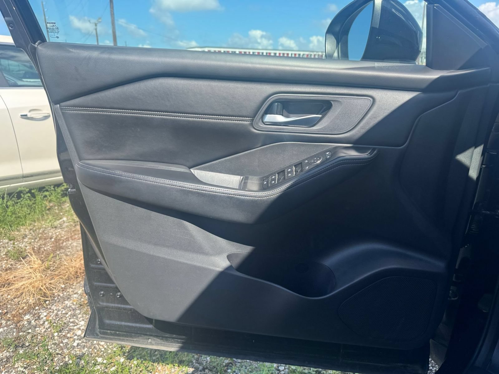 Used 2026 Nissan Rogue SL FWD image 18