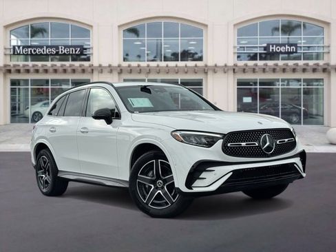 Used 2025 Mercedes-Benz GLC 300 4MATIC image 1