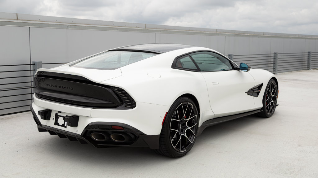 Used 2025 Aston Martin Vanquish RWD image 36