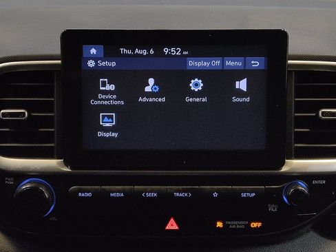 Used 2020 Hyundai Venue SE FWD image 25