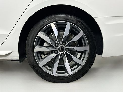 Used 2023 Audi A4 2.0T Premium w/ Convenience Package image 11