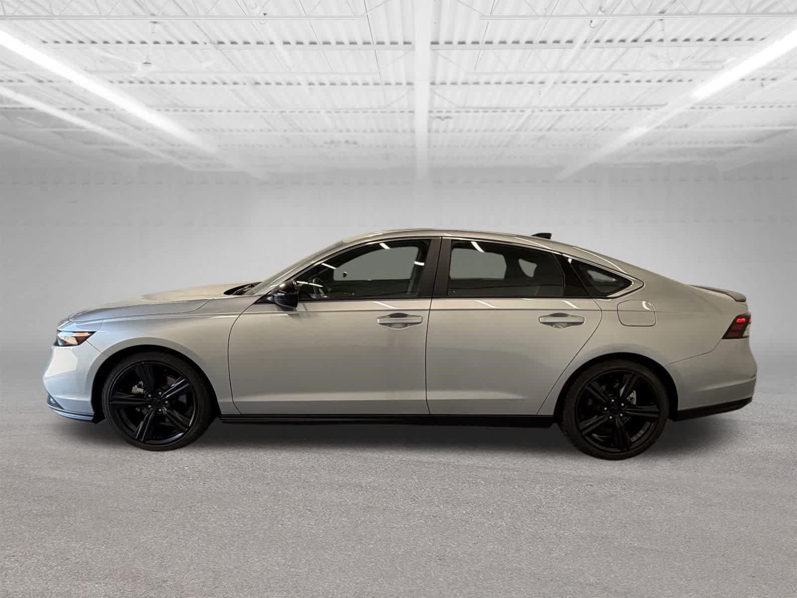 Used 2024 Honda Accord Sport image 2